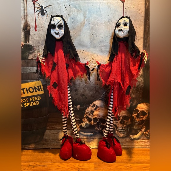 Halloween Creepy Twin Dolls Prop - Picture 1 of 9